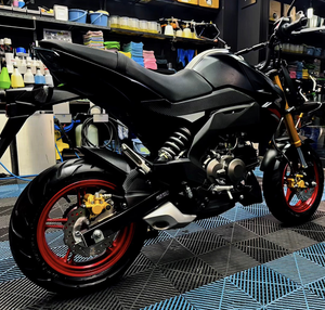 カワサキ Z125PRO バイクガラスコーティング施工