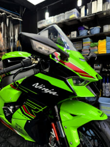 カワサキ Ninja ZX-10RのBBガラスコーティング施工後メンテナンス徹底洗車